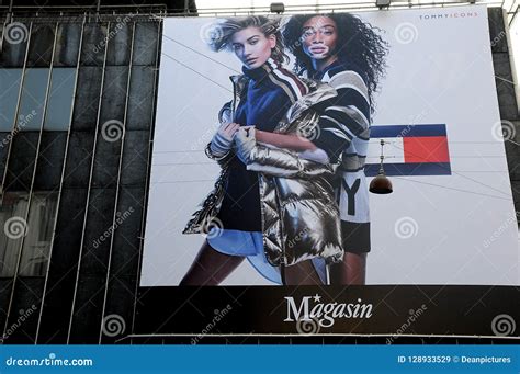 billboard tommy hilfiger.